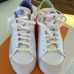 Woman’s Nike blazer platform